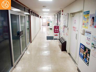 医院正面渡り廊下