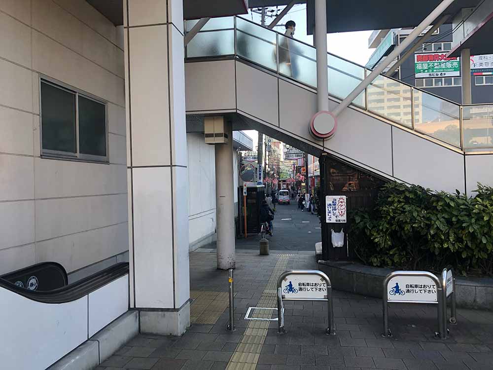 駅構内の通路