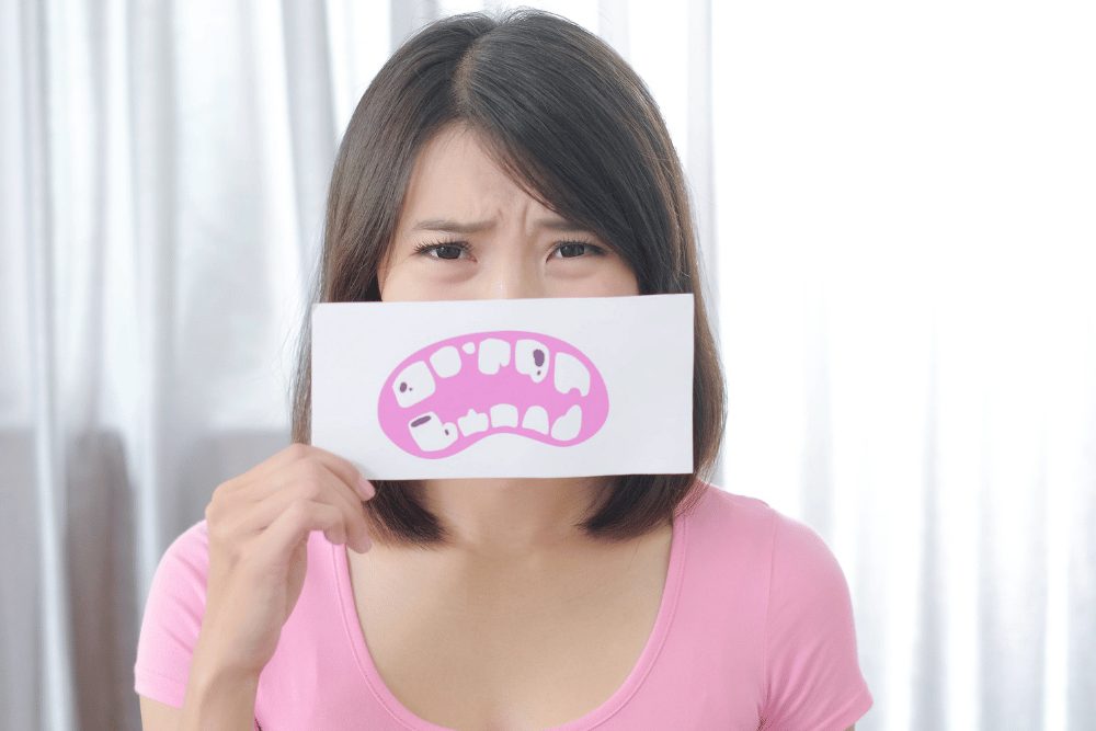 周囲の健康な歯にも虫歯がうつる