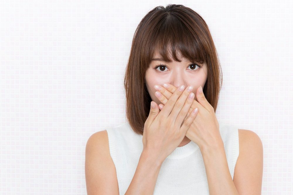 要注意！口臭が悪化する原因