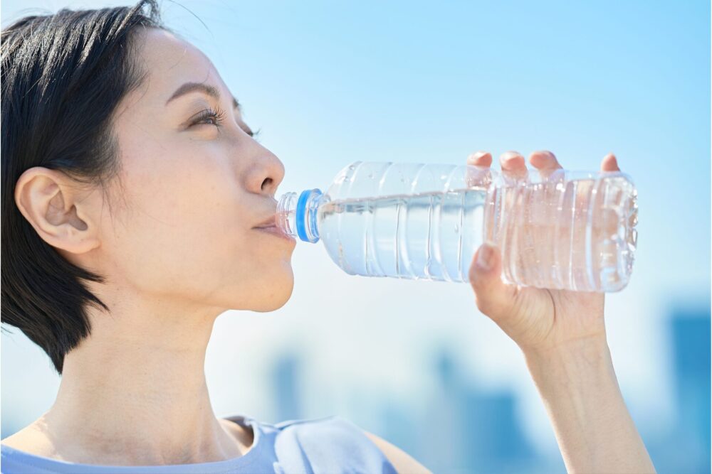 こまめに水分補給をする