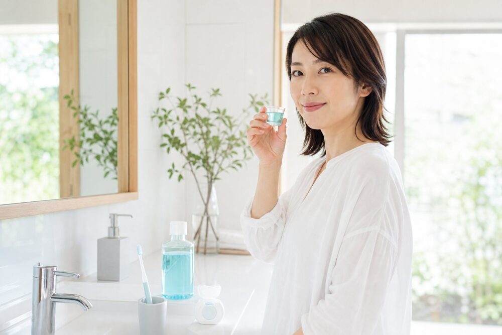 マウスウォッシュは使わないほうがいいわけではない歯磨きの補助なら心強い味方