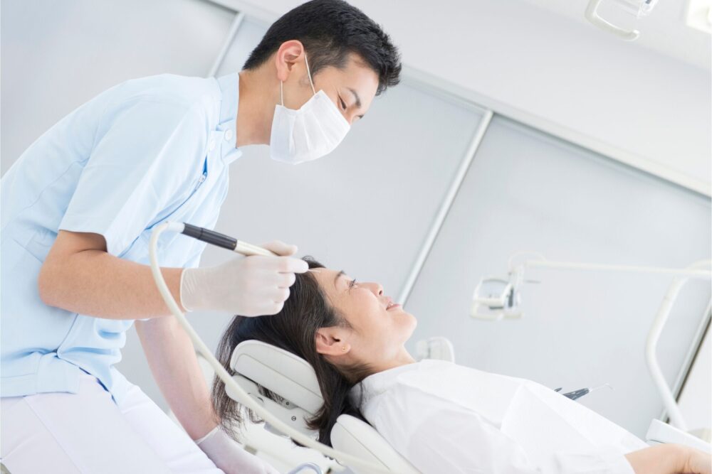歯周ポケットの細菌を取り除き、口臭の原因菌を減らす病の治療