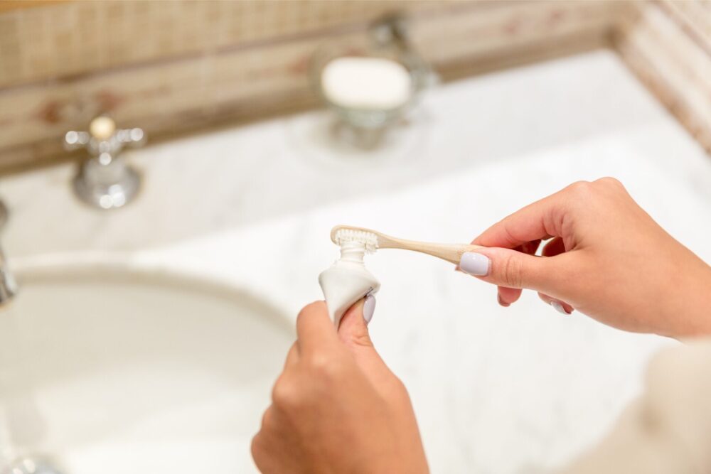 歯周病専用の歯磨き粉を使う