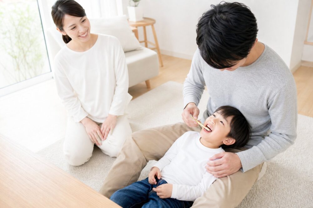 仕上げ磨きは夫や家族と分担する